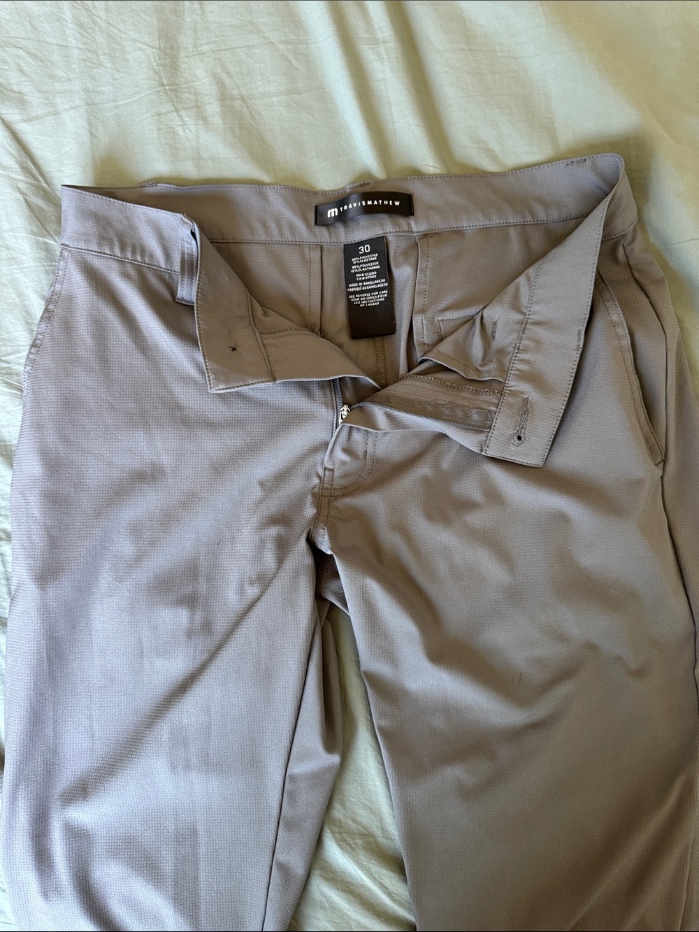 TravisMathew Men’s Stretch Gold Pants Size 30 Gray Performance